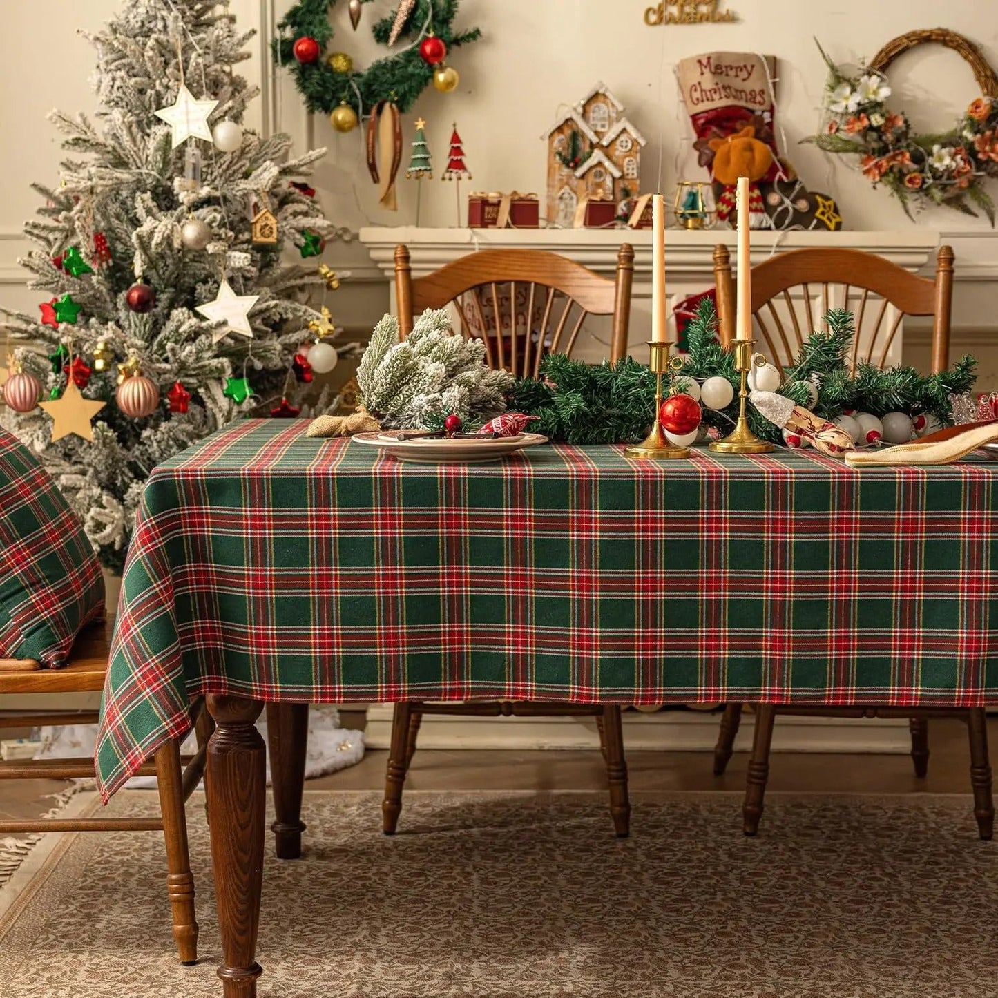 Christmas Themed Checkered Tablecloth, Suitable For Holiday